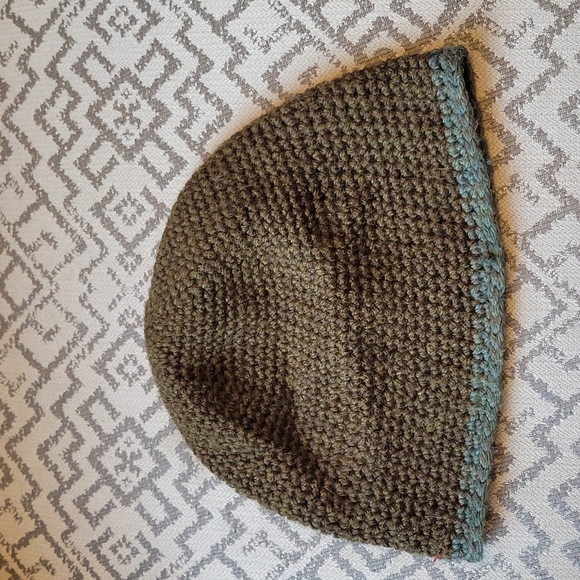 Handmade Knit Green Wool Hat - Picture 2 of 2
